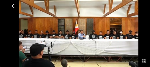 Nagpapasahan ng mic hahahaha😂🤣😅 tapos nung di na masagot yung nasa gitna na ang umagaw ng mic. Baka daw kasi magkamali ng script hahaha😂🤣😅😂#fbreelsfypシ゚viralfbreelsfypシ゚viral #viralfbreelsfypシ゚ #viralfbreelsfypシ゚viral #fbreelsfypシ゚viralf #fbreelsfypシ゚viral #lebanon | Joan Fadero