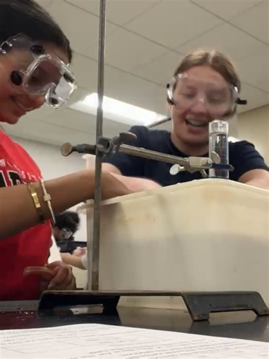 Chem Chronicles: Ep 1 @Julia #chem #uhart