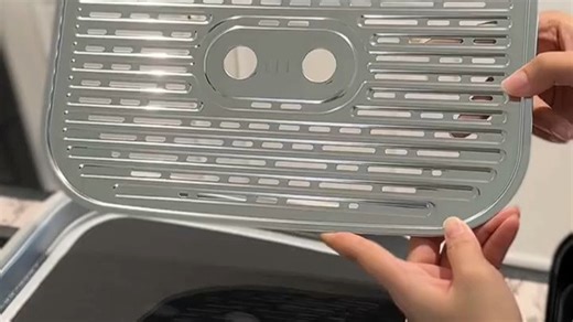 “一触即达，美食无限——智能多功能一体触屏轻松烹饪”