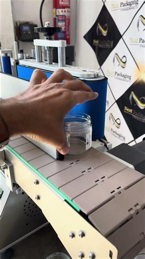 Automatic sticker labeling machine