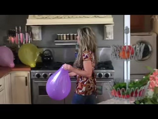 #Bellaballoonpop #Balloonburstingexpert #women poppingballoons
