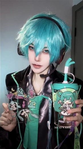 Transforming to Hatsune Miku #Cosplay #anime #HatsuneMiku #CosplayMakeup #FYP #CosplayCommunity