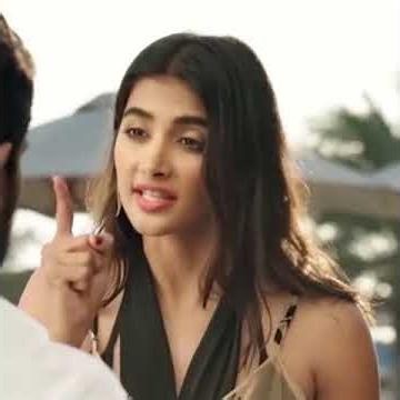 Pooja Hegade Allu Arjun Se Kuchh Personal Sawal Puchhati Hai |