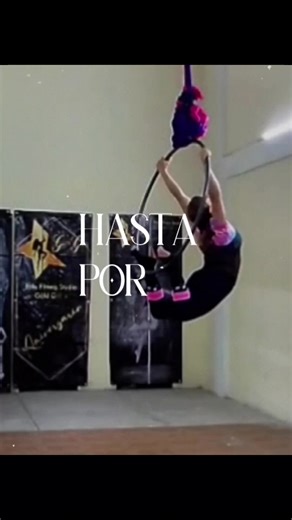 #ulahoop #aerialhoop #amorporloquehago #mujeresfuertesyseguras #nuncaestardeparaelegirte