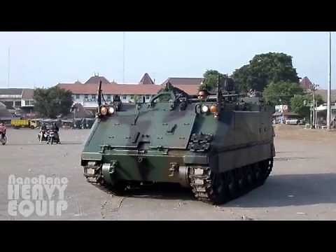 M113 Armored Personnel Carrier Tank with rubber track