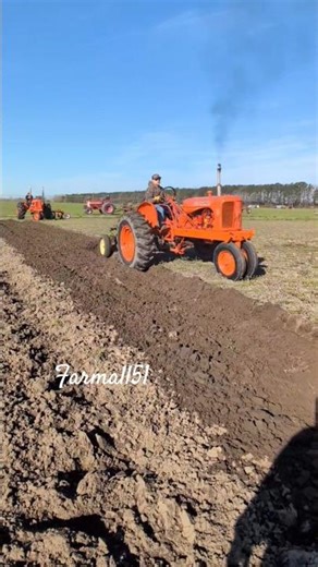 Allis Chalmers struggling to plow at Indian Neck #farmall51 #allischalmers