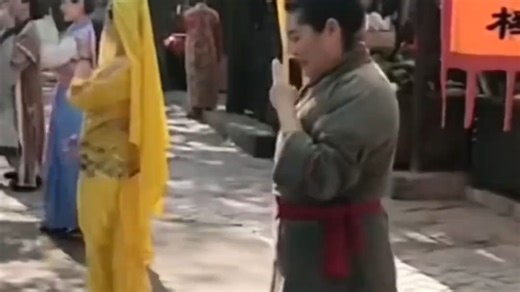 那不是她的黑历史而是来时路，现在她是台柱！