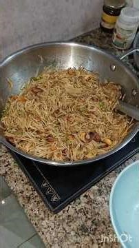 Better than Poha? Veggie Vermicelli 🤤😎 #trending#reels#food#shortvideo#india#foodie#vlog#shorts#fun