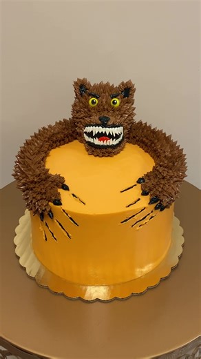 How to Make a Werewolf Cake with Kit Kat Ears