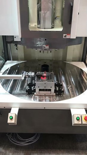 竪型成形機VNT-100R/HS ターンテーブル