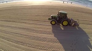As leaders in coastal management, we work year-round to maintain, enhance and protect our beaches. Watch our video to learn about our beach cleaning operators who start at 4am every morning, collecting 25 cubic metres of rubbish from Rainbow Bay to the Spit. More at: bit.ly/1HwaI4u | City of Gold Coast