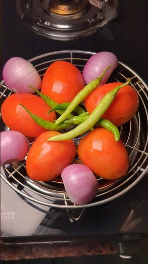 Roasted Tomato Salsa in 15 Minutes | Easy, Smoky, Homemade Salsa Roja Mexican style #shorts