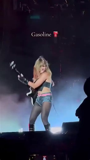 Bass Queen Victoria De Angelis: bassist of Måneskin