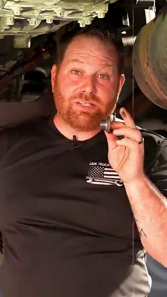 Freightliner Cascadia: Checking & Draining Transmission Oil