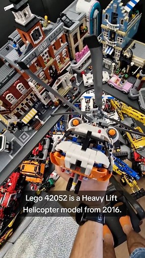 Artur Godlewski on Instagram: "Quick review of 42052 Heavy Lift Helicopter from 2016. #lego #legotechnic #legoreview #legohelicopter #legoaviation #legostagram #legopolska #legopoland #aviation #heavylifthelicopter #helicopter #legoroom #legocollection"