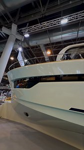 Nimbus 495 Flybridge. Experience the premium comfort in this floating home. An island of its own for every moment of your time on the water. | Nimbus Boats