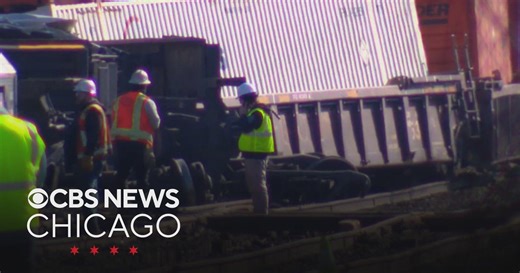 Metra Southwest Service line shut down after freight rain derails in Chicago Ridge