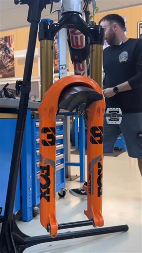 Be honest, are your forks feeling as fresh as they could be? When was your last fork service? 🤔 Keeping on top of your service schedule not only ensures your suspension feels amazing on the trail, but also helps improve the longevity of the parts. Good news is we’re here to help! Book your @ridefoxbike service with us online today over at silverfish-uk.com, and get those forks feeling back to their best 👌 #RideFOX #FOX38 #SuspensionService #FOX #SilverfishServiceCentre #SilverfishUK | Silverfi