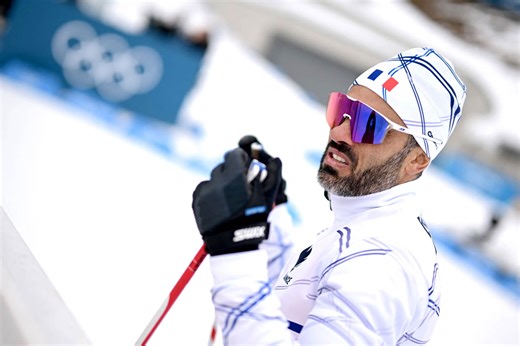 Biathlon JO : "On est des chiens", Simon Fourcade savoure "une journée historique" pour les biathlètes français après le titre sur le relais hommes