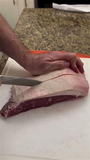 Methods and techniques for slicing meat into two parts. #shorts