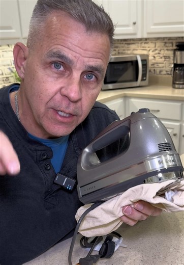 Ships from HSN! KitchenAid 9-Speed Hand Mixer with Accessories - Contour Silver On the hunt for a light-weight alternative to a hefty stand mixer for mixing your extra-silky icings, fluffy whipped cream, and egg whites? Then look no further than this beautiful KitchenAid 9-Speed Hand Mixer, complete with a number of handy accessories that will have you baking up something delicious in no time. If you need a powerful but quiet motor to tackle those heavy, dense ingredients without clogging, this 