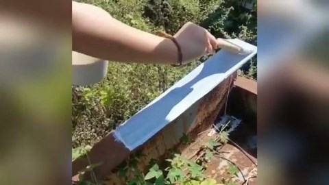 Weatherproof Rust Converter Paint for Metal, Rust Converter for Metal with Brush, 10.6/17.6/35.3 OZ Multi Functional Metals Conversion Agent for Various Metals (White,1kg/35.3oz)