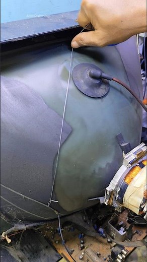🛠️ Smart trick to safely remove a flyback anode cap! #simpletrick #tool #Flyback #AnodeCap #TVRepair