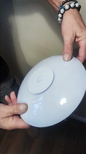 UniFi U7 Pro First Look - Paired with Starlink (silent) #U7Pro #starlink #unboxing #UniFi