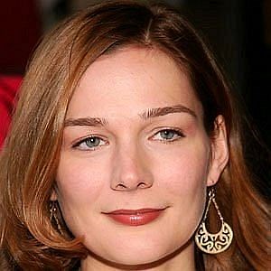 Heather Burns – Age, Bio, Personal Life, Family & Stats | CelebsAges