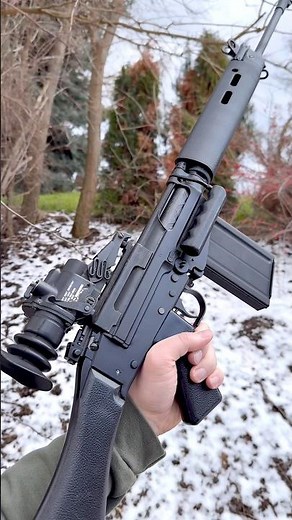 L1A1 (SLR), the British Commonwealth service variant of the FN FAL, fitted with an L2A1 SUIT #guns