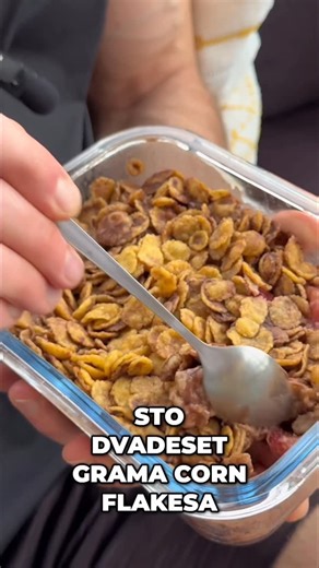 Aleksa Stanković on Instagram: "Jedan od obrok koji jedem poslednjih 5 godina nakon treninga. Da li utice na skok testosterona? Haha Ne shvataj me preozbiljno kad to kazem. To je sprdnja. A razlog zasto jedem to sto jedem nakon te izjave? To je istina. ———————— Experience Fitness Program™ - 100+ zauzetih ljudi je kroz 1:1 rad sa mnom skinulo stomak, dodalo mišićnu masu i poboljšalo svoje zdravlje."