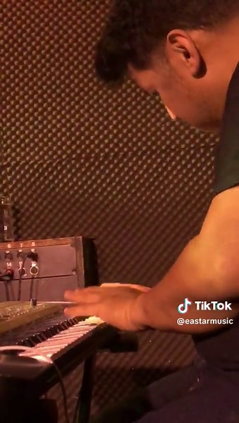 EASTAR MUSIC op TikTok