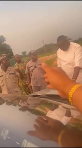 Uniform men brutality continues in Nigeria. If not for the respect of the uniform, can this uniform man challenge the man he slapped in a fight? | Aproko Bus driver