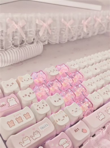 It's so cute! I love my cat keycaps am 😭 🎀 Link for everything in my set up below 👇 https://s.click.aliexpress.com/e/_mqEEtJx Here are some discounts codes for you guys 🤍 $3 off on orders over $29:【IFPBSCBS】 $6 off on orders over $59:【IFPTDGT6】 $9 off on orders over $89:【IFPWZLSQ】 $16 off on orders over $149:【IFPMXHZA】 $23 off on orders over $199:【IFPGFPGT】 $30 off on orders over $269:【IFPXOB1P】 $40 off on orders over $369:【IFP4RL0Y】 $50 off on orders over $469:【IFPJDZZY】 $60 off on orders o