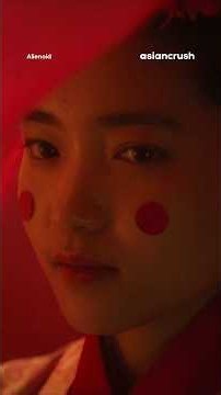 I, too, am mesmerized by Kim Tae-ri's beauty. 😍