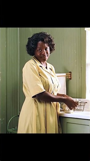 🎬 lOpening Scene — "The Help" (2011)Aibileen's Voice. A Quiet Truth.