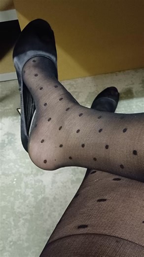 A little toe dangle vid 👠 | JJ's Legs