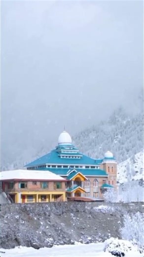 Azan Echoing in Snowy Mountains 🕌❄️ | Most Peaceful Mosque Scene on Earth#azan #masques #mountains