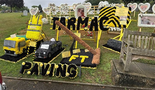 Solid gold coffin for Traveller King