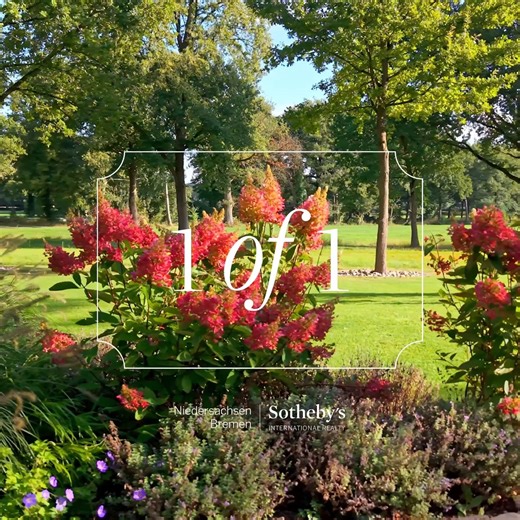 Frederik Rosenbrock on Instagram: "Nachhaltig. Einzigartig – 1 of 1 bei Kirchlinteln ⠀ Dieses außergewöhnliche Anwesen vereint traditionelle Baukultur, zeitgemäße Technik und ein Wohnkonzept, das auf langlebige Qualität, Energieeffizienz und zurückhaltende Eleganz setzt. Eingebettet zwischen Lüneburger Heide und Aller, entsteht hier ein Ort, der Ursprünglichkeit, Ruhe und modernen Komfort in perfekter Balance verbindet. ⠀ Die Kernsanierung von 2023 – mit Eichenechtholzdielen, Lehmputz, emissions