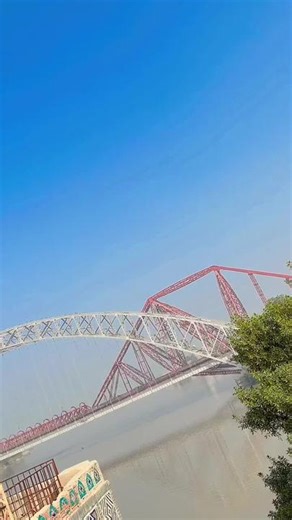 Exploring Unique Bridge Designs and Fashion Choices