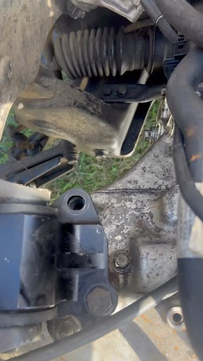 284K views · 10K reactions | Cómo resolver si no tiene roca un tornillo! #rfc #hacks #mecanica #melodioencosasdemachos #whateverworks #men | Melodio Racing | Facebook