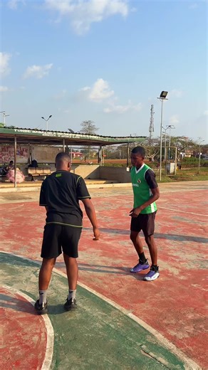 Challenge Yourself in 1v1 Basketball!