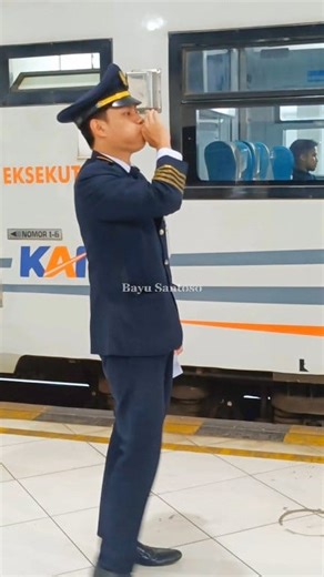 17K views · 164 reactions | this is how the conductor dispatches the train. #railway #railroad #railtravel #railfans #train #trainspotting #trainphotography #amtrak #europeanrailway #chinarailway #JR | Bayu Santoso | Facebook