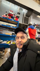 85€ SEULEMENT pour un fusée avant droit de Clio 5 — Neuf, jamais monté ! Notre client a payé 85€ pour cette fusée avant droite neuve compatible Renault Clio 5. Quand on connaît le prix chez le concessionnaire… 💸 Ça fait du bien de payer le juste prix ! 📦 Pièce neuve, prête à être montée 🚗 Compatible Clio V – vérification possible avec VIN ⚙️ Parfait pour une réparation rapide et économique Si toi aussi tu cherches une fusée, triangle, amortisseur ou autre pièce, tu sais où nous trouver 😉 📍 