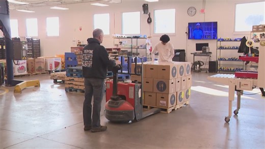 SNAP benefits in limbo: Northeast Ohio food banks and helplines see unprecedented surge