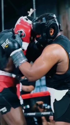 4.1K views · 91 reactions | From the Cuban school of boxing to Sparring Club NYC, Yoenlis Hernandez showed why he’s 8-0 with 7 KOs as a pro and a former two-time amateur World Champion. Hernandez has also been Canelo Alvarez’s key sparring partner in camp for the Terence Crawford undisputed fight on September 13th. A middleweight star in the making  #SparringClub | Boxraw | Facebook