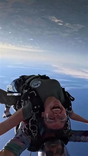 Skydiving BACHELORETTE!? Emma, you're the coolest bride ever! 🤩🤩🤩🤩🥳🥳🥳🥳💍💍💍💍 Choose Skydive City for your next milestone celebration! | Skydive City