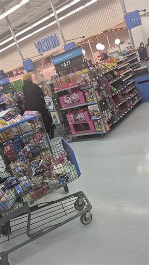 please stop bothering us Black Queens and expecting not to get checked pop pop was about to get popped 🤣🤣 #walmartdrama #fypシ #viral #karen #curseoutthosehaters