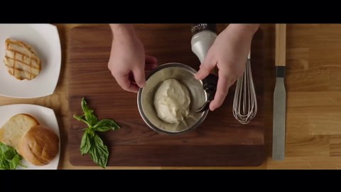 Monin - French Vanilla Syrup, Versatile Flavor, Natural Flavors, Great for Coffees, Cocktails, Shakes, and Kids Drinks, Non-GMO, Gluten-Free (750 ml)